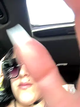 Snapshot of ThicBunz chatting on October 19, 2025, 4:51 pm ThicBunz online show from October 19, 2025, 4:51 pm