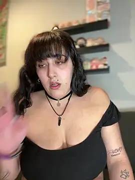 ThicBunz online show from November 21, 2025, 5:33 pm