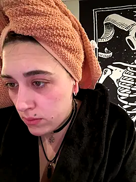 ThicBunz online show from December 20, 2025, 2:35 pm