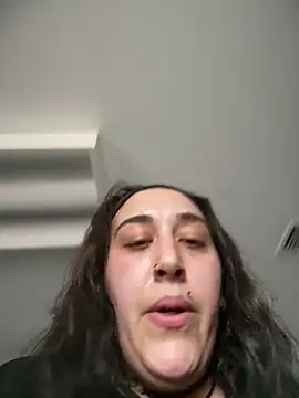 ThicBunz online show from April 25, 2026, 4:04 pm
