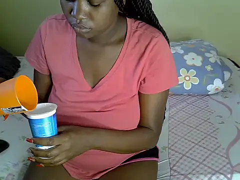 Snapshot of Sexiebony12 chatting on February 9, 2026, 5:44 am Sexiebony12 online show from February 9, 2026, 5:44 am