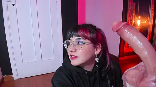 JeyLee online show from December 18, 2024, 2:38 pm