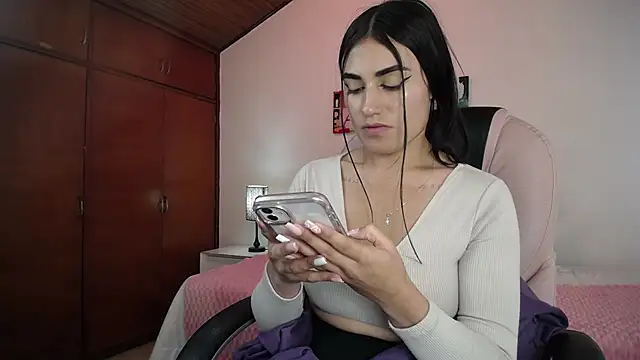 Alheli 16 online show from March 19, 2025, 3:29 pm