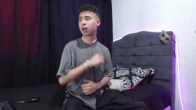 sexybat twink online show from December 10, 2024, 5:33 pm