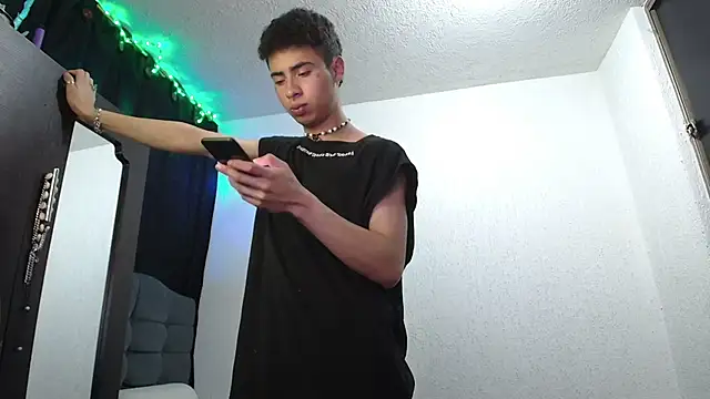 sexybat twink online show from January 16, 2025, 11:48 pm