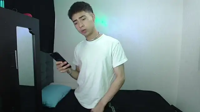sexybat twink online show from January 26, 2025, 2:41 pm