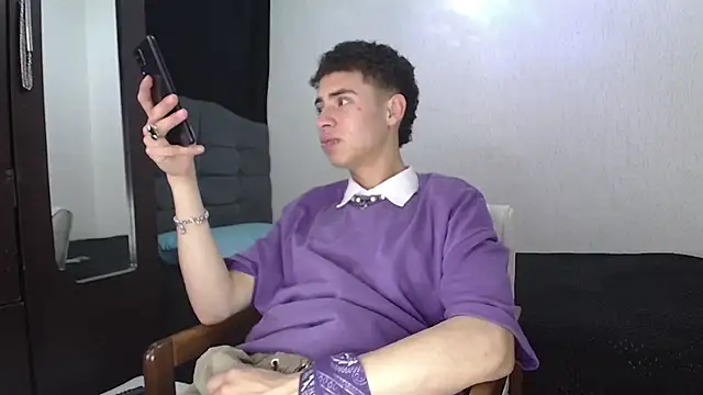 sexybat twink online show from January 31, 2025, 7:51 pm