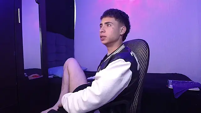 sexybat twink online show from February 11, 2025, 2:46 pm