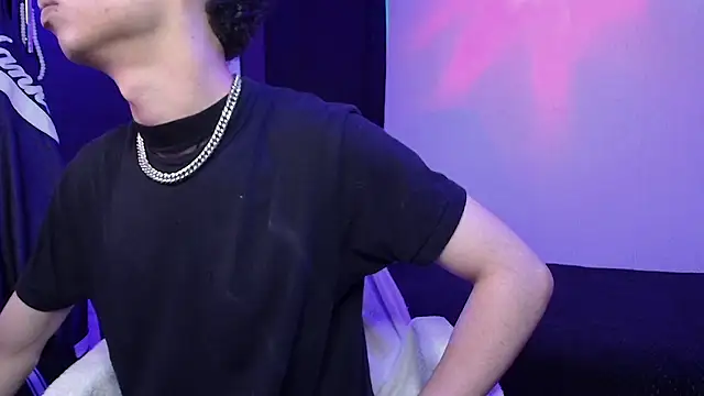 sexybat twink online show from February 12, 2025, 11:30 pm