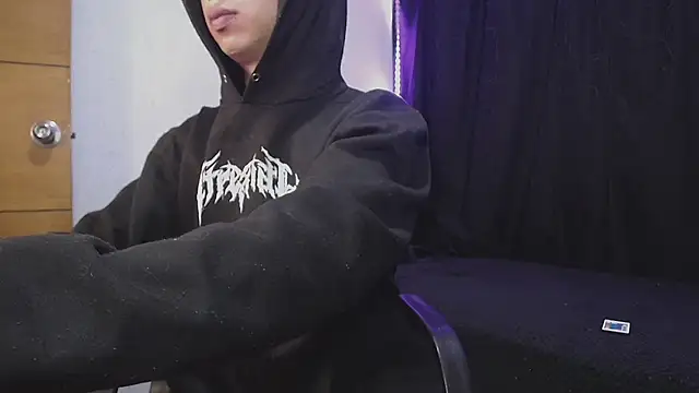 sexybat twink online show from March 15, 2025, 4:35 am