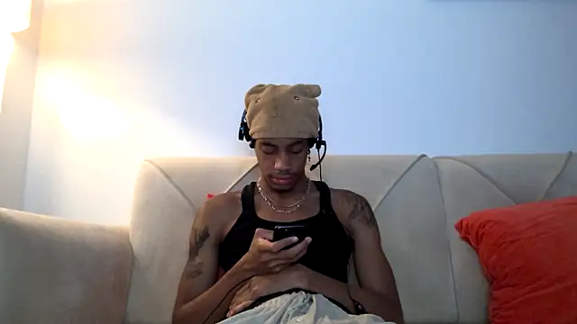 Snapshot of Skinnyblackman chatting on November 4, 2025, 1:27 am Skinnyblackman online show from November 4, 2025, 1:27 am