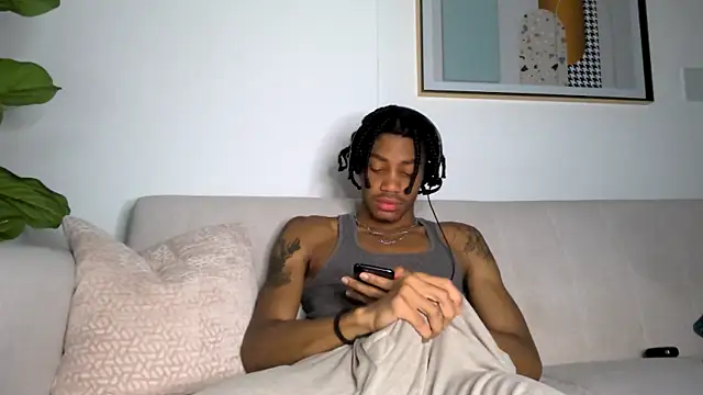 Snapshot of Skinnyblackman chatting on December 2, 2025, 5:46 am Skinnyblackman online show from December 2, 2025, 5:46 am