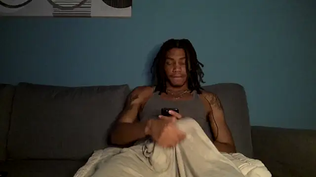 Snapshot of Skinnyblackman chatting on December 17, 2025, 4:29 am Skinnyblackman online show from December 17, 2025, 4:29 am