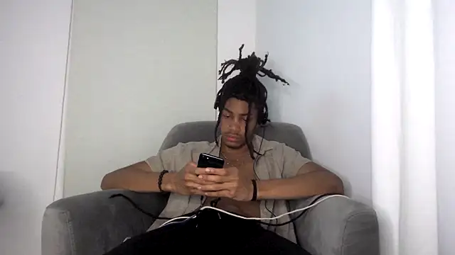 Snapshot of Skinnyblackman chatting on January 7, 2026, 2:14 am Skinnyblackman online show from January 7, 2026, 2:14 am