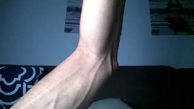 Snapshot of Skinnyblackman chatting on January 13, 2026, 5:35 am Skinnyblackman online show from January 13, 2026, 5:35 am