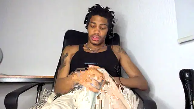 Snapshot of Skinnyblackman chatting on May 28, 2026, 4:10 am Skinnyblackman online show from May 28, 2026, 4:10 am