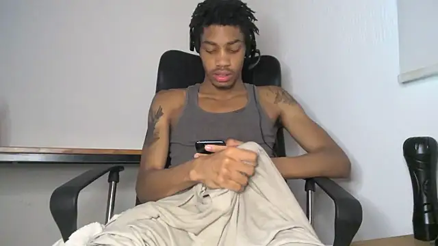 Snapshot of Skinnyblackman chatting on May 30, 2026, 11:35 pm Skinnyblackman online show from May 30, 2026, 11:35 pm