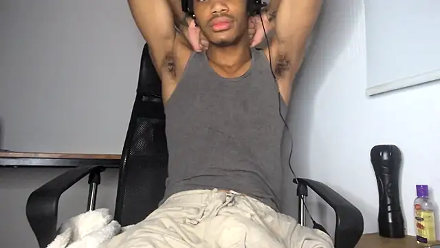 Snapshot of Skinnyblackman chatting on June 1, 2026, 4:58 am Skinnyblackman online show from June 1, 2026, 4:58 am