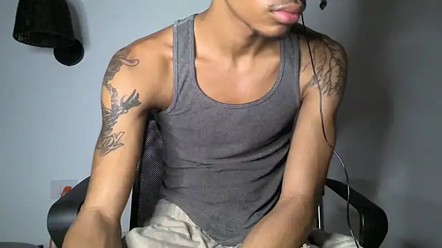Snapshot of Skinnyblackman chatting on June 25, 2026, 5:12 am Skinnyblackman online show from June 25, 2026, 5:12 am