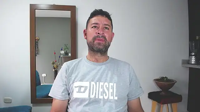 ambar jacksonn online show from October 2, 2025, 10:06 pm