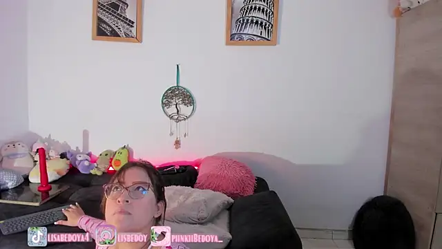 Snapshot of Amberbedoya_ chatting on October 3, 2025, 10:18 pm Amberbedoya  online show from October 3, 2025, 10:18 pm