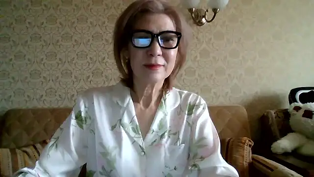 Elegant00Lady online show from January 17, 2026, 4:39 am