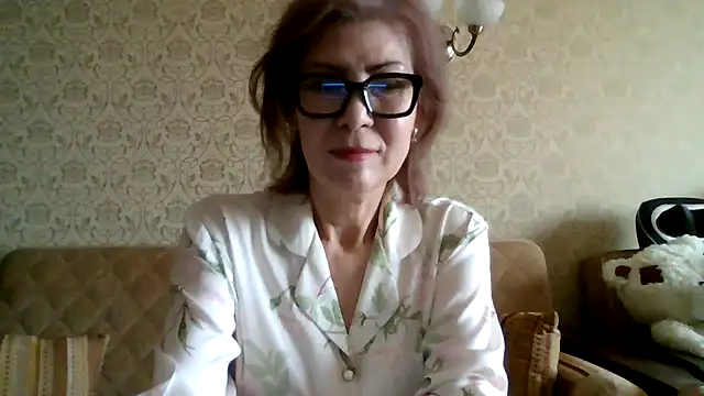 Elegant00Lady online show from April 22, 2026, 4:37 am