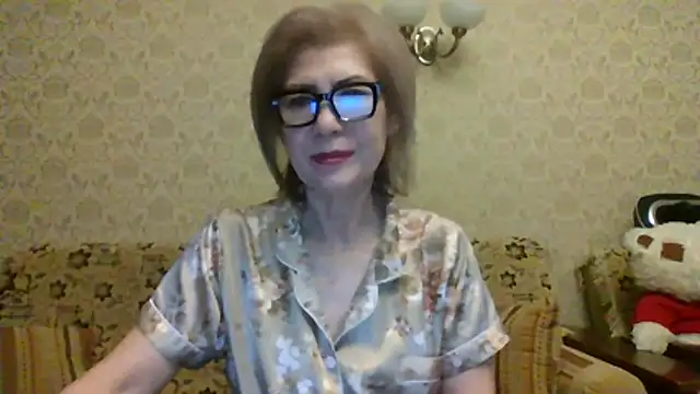 Elegant00Lady online show from July 13, 2026, 10:12 pm