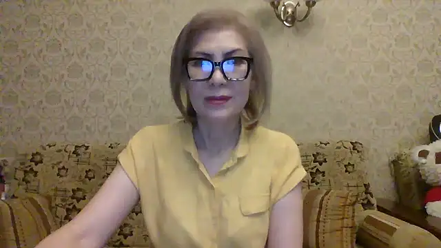 Elegant00Lady online show from July 28, 2026, 4:39 pm