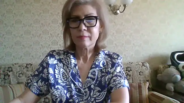 Elegant00Lady online show from August 9, 2026, 3:44 am