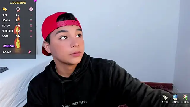 Snapshot of Seductivo_jr chatting on February 3, 2025, 2:58 am Seductivo jr online show from February 3, 2025, 2:58 am