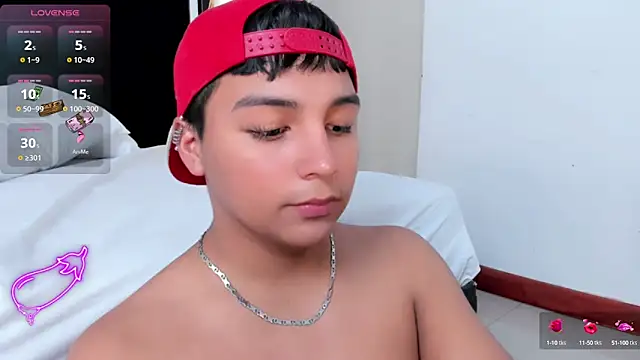 Snapshot of Seductivo_jr chatting on February 5, 2025, 10:51 am Seductivo jr online show from February 5, 2025, 10:51 am