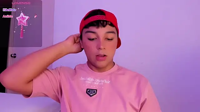 Snapshot of Seductivo_jr chatting on February 20, 2025, 5:33 am Seductivo jr online show from February 20, 2025, 5:33 am