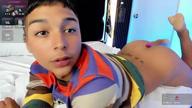 Snapshot of Seductivo_jr chatting on October 25, 2025, 5:26 am Seductivo jr online show from October 25, 2025, 5:26 am