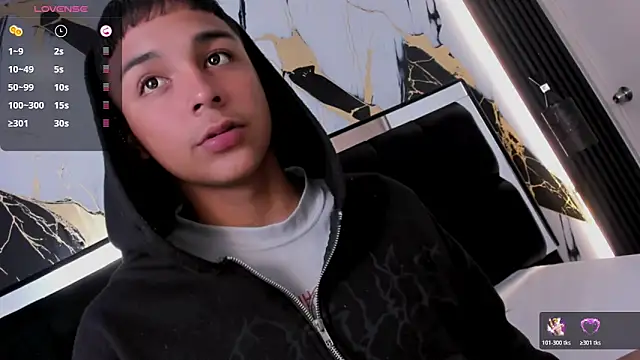 Snapshot of Seductivo_jr chatting on February 26, 2026, 5:17 am Seductivo jr online show from February 26, 2026, 5:17 am