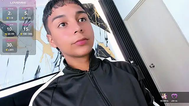 Snapshot of Seductivo_jr chatting on March 12, 2026, 5:57 am Seductivo jr online show from March 12, 2026, 5:57 am