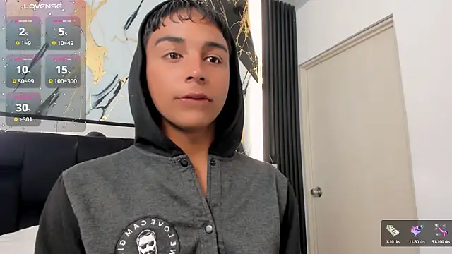 Snapshot of Seductivo_jr chatting on March 20, 2026, 6:51 am Seductivo jr online show from March 20, 2026, 6:51 am