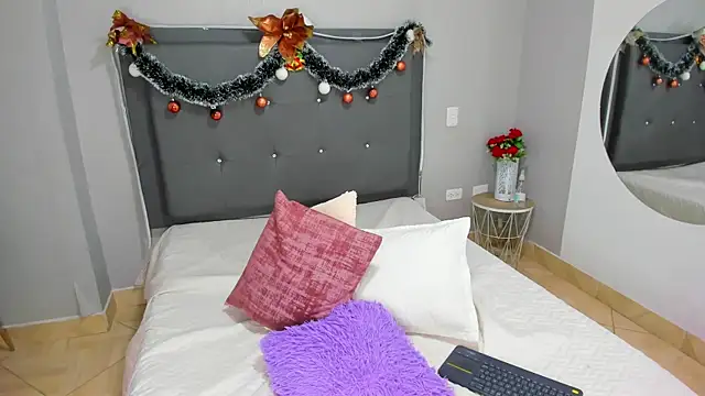emma lye online show from December 31, 2024, 11:17 pm