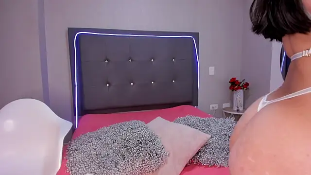 emma lye online show from October 11, 2025, 9:02 pm