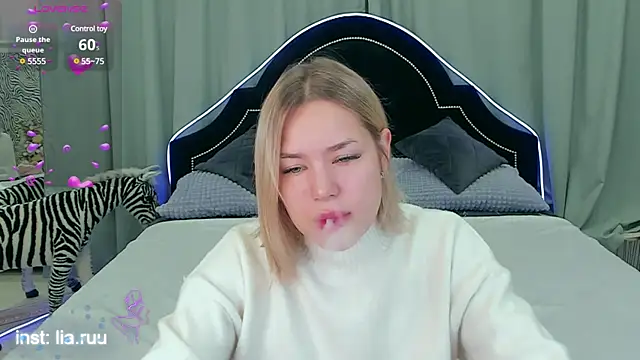 LIA KITTY online show from December 6, 2024, 6:59 am