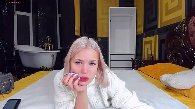 LIA KITTY online show from December 10, 2024, 6:44 am