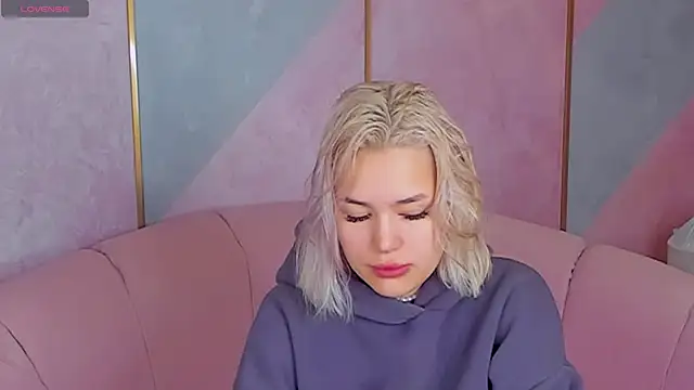 LIA KITTY online show from December 16, 2024, 6:32 am