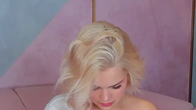 LIA KITTY online show from December 19, 2024, 12:34 pm