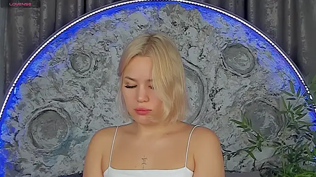 LIA KITTY online show from January 27, 2025, 6:52 am