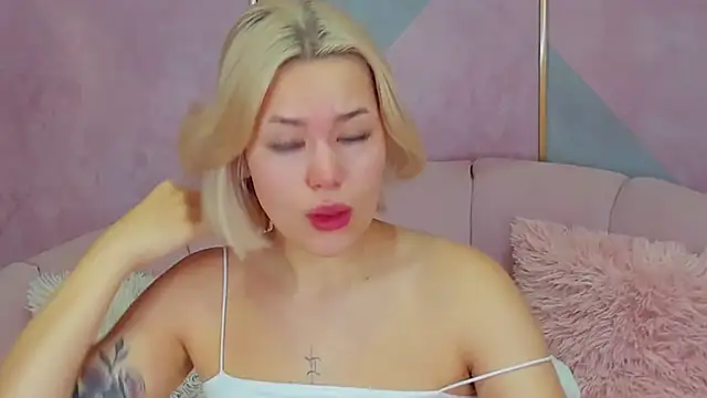 LIA KITTY online show from February 3, 2025, 7:07 am