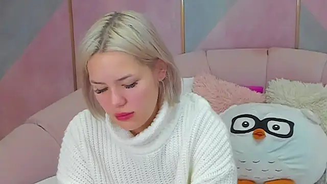 LIA KITTY online show from February 6, 2025, 6:51 am