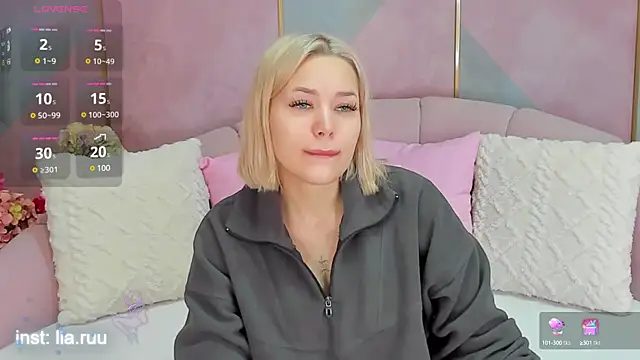 LIA KITTY online show from March 17, 2025, 6:40 am