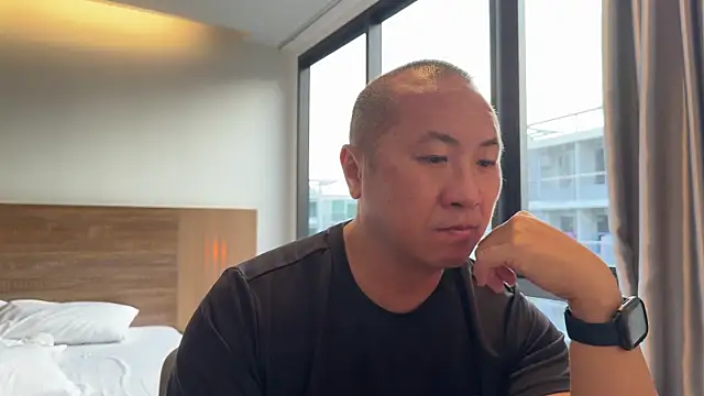 chih515 online show from April 12, 2026, 12:04 am