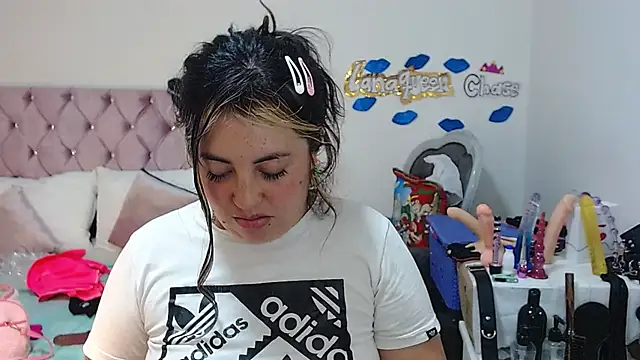 lanaqueen699 online show from December 20, 2024, 6:35 pm