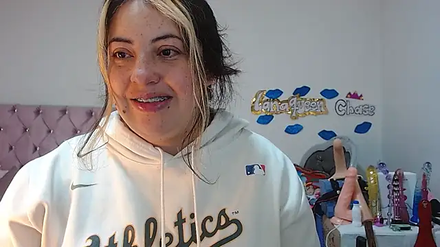 lanaqueen699 online show from January 7, 2025, 12:20 pm
